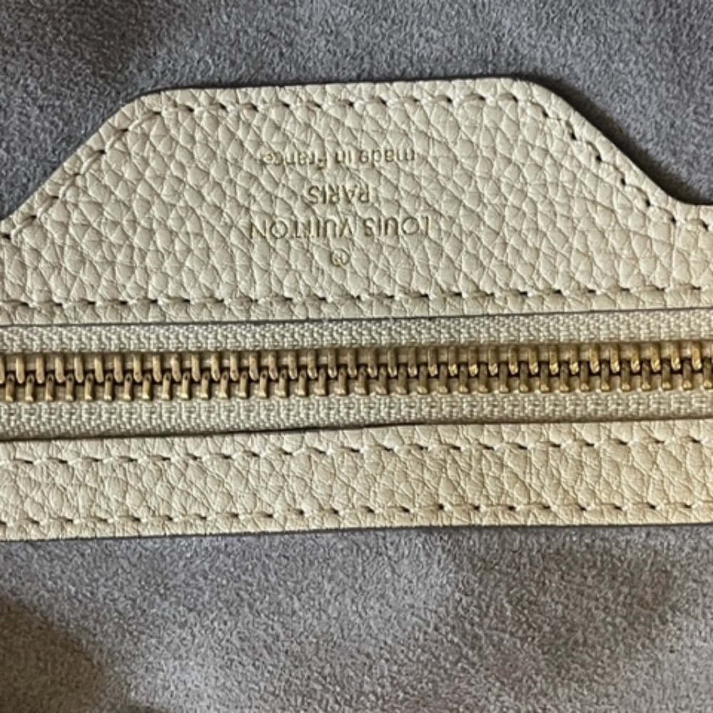 Louis Vuitton Mahina XL